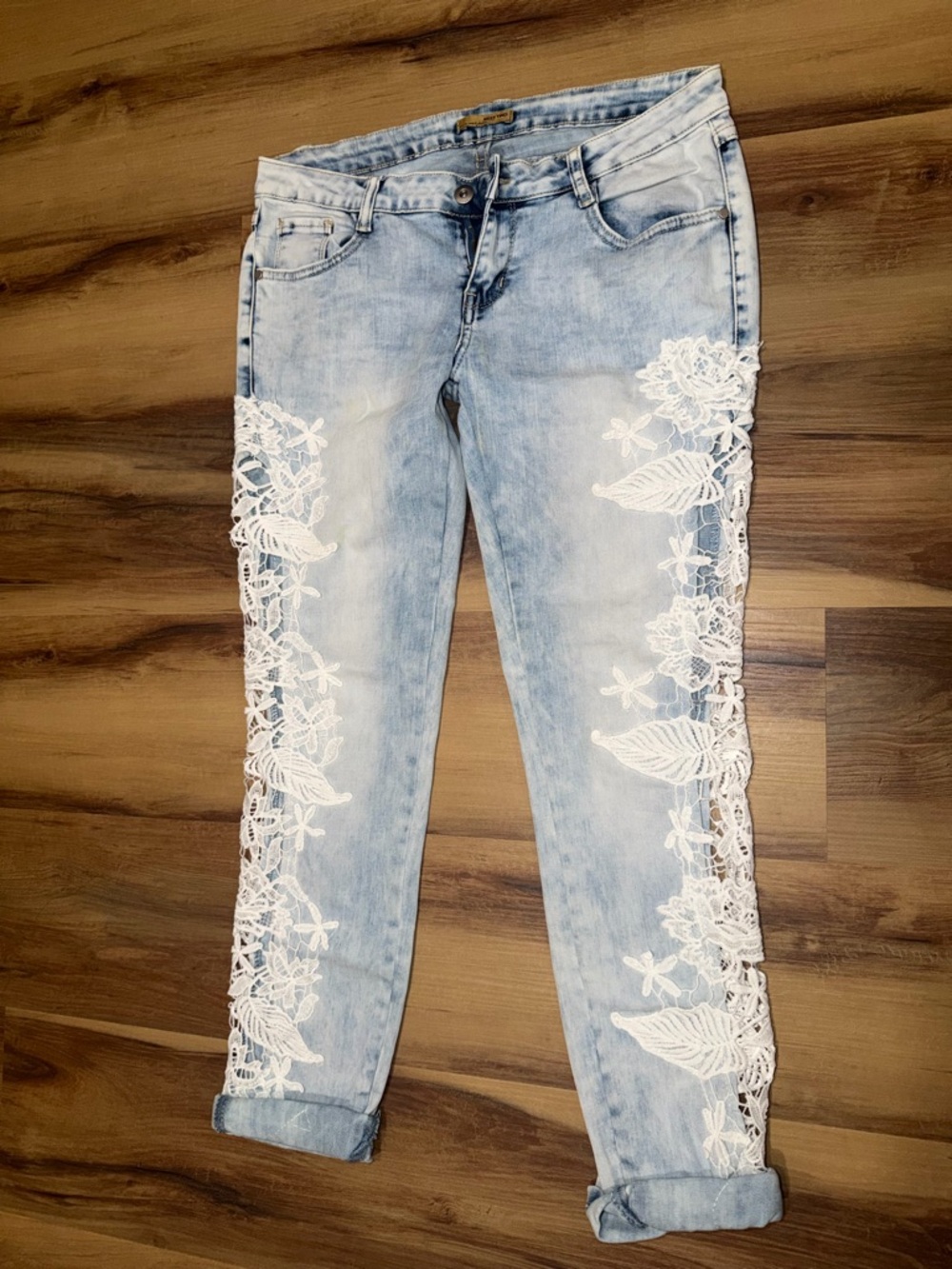 Women's Light Wash Jeans with White Lace Side Panels